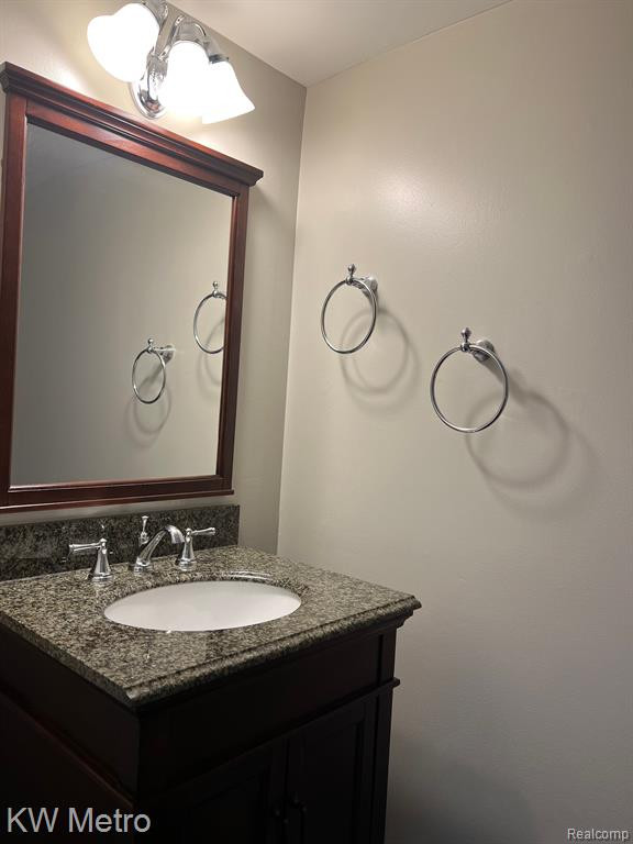 123 E BAY Drive, Walled Lake, MI 48390 — Photo 14