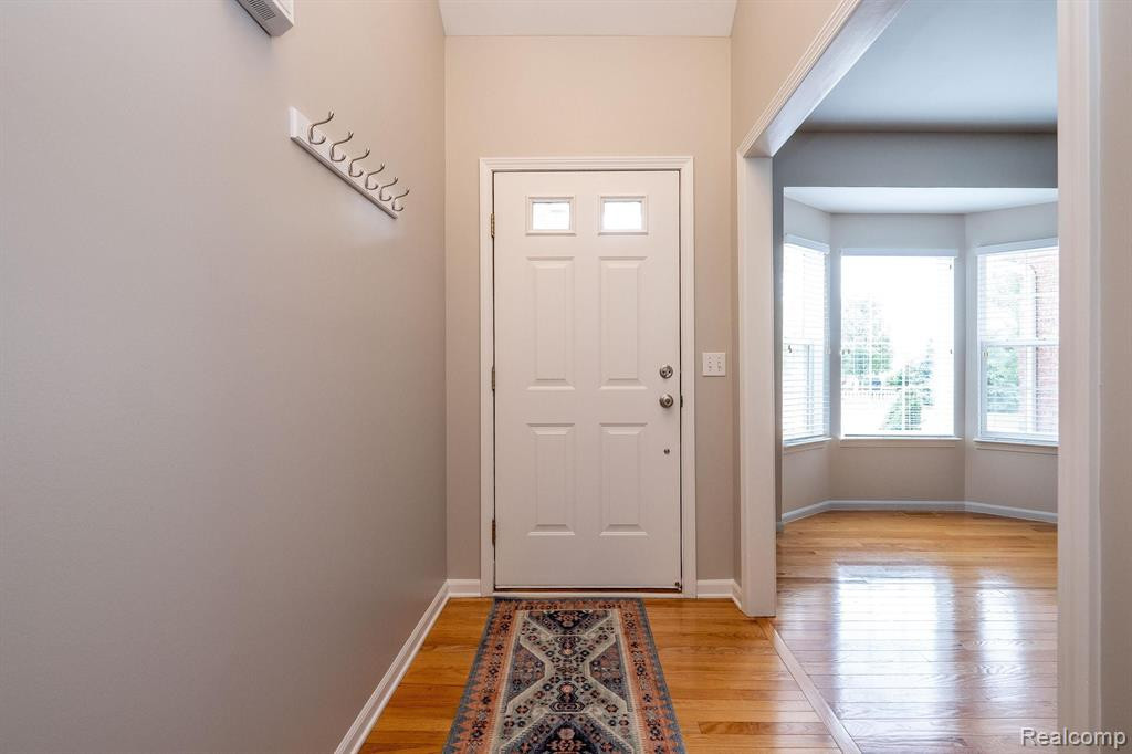1022 PADDOCK Drive, 4, South Lyon, MI 48178 — Photo 4