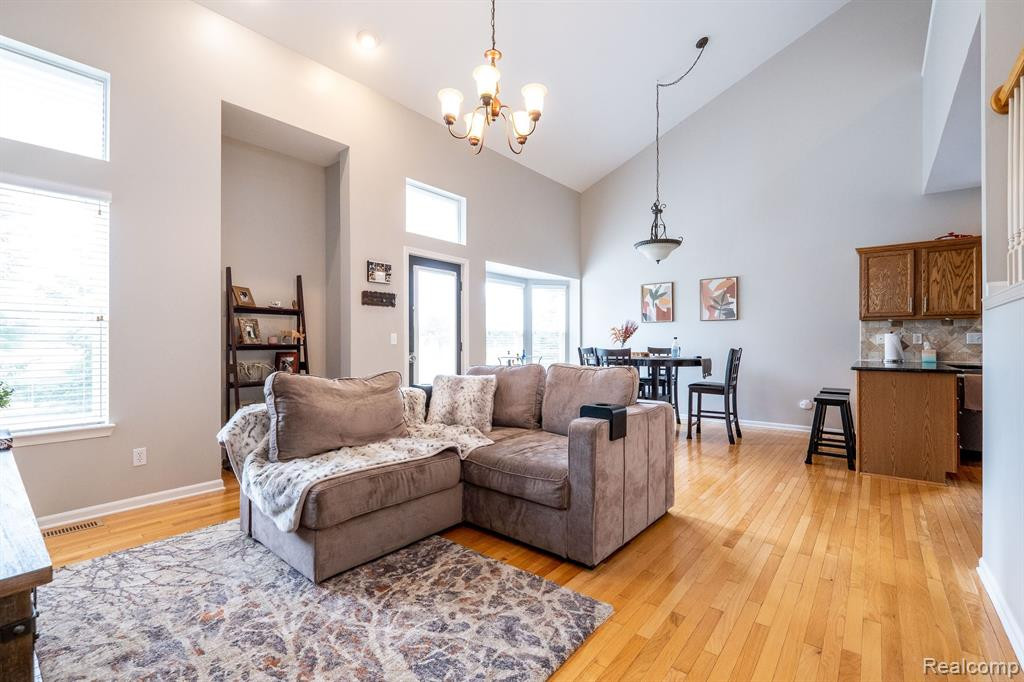 1022 PADDOCK Drive, 4, South Lyon, MI 48178 — Photo 9