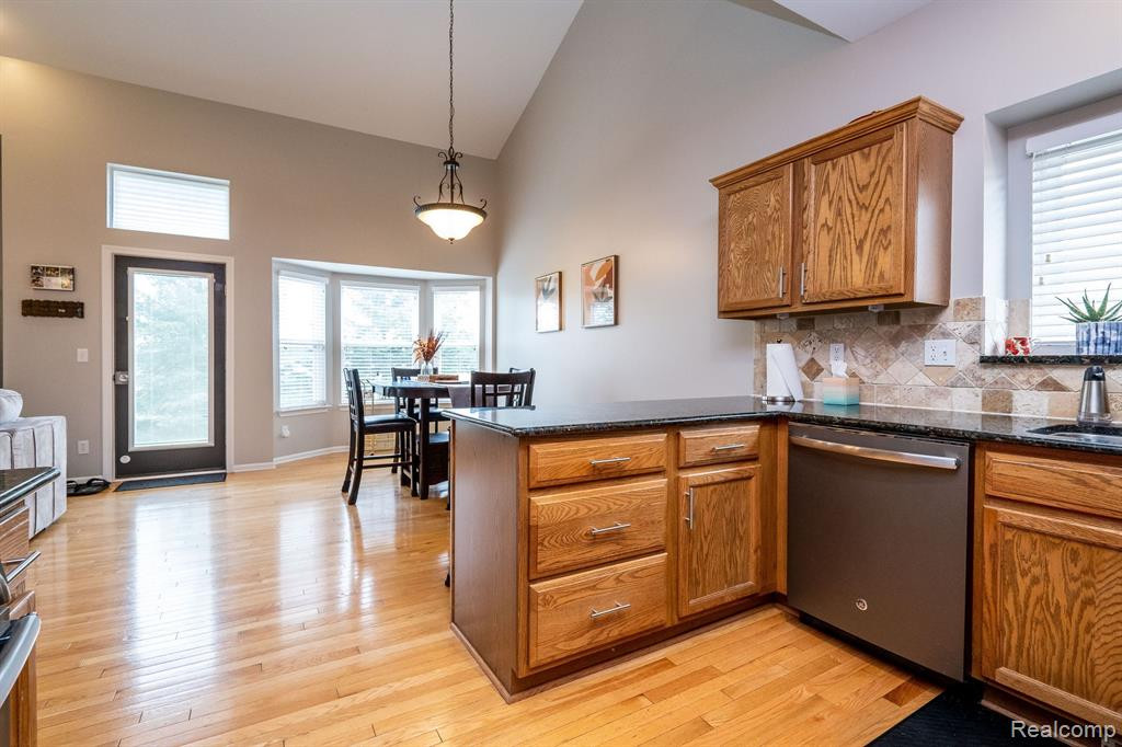 1022 PADDOCK Drive, 4, South Lyon, MI 48178 — Photo 17