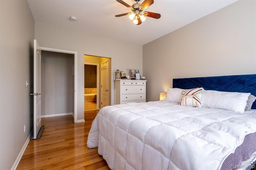 1022 PADDOCK Drive, 4, South Lyon, MI 48178 — Photo 22