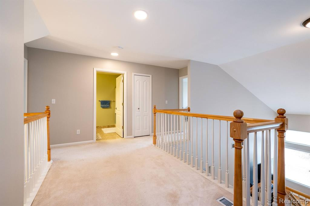 1022 PADDOCK Drive, 4, South Lyon, MI 48178 — Photo 29