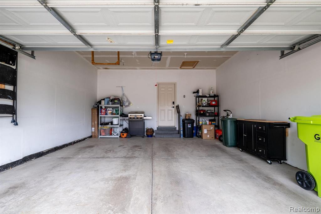 1022 PADDOCK Drive, 4, South Lyon, MI 48178 — Photo 44