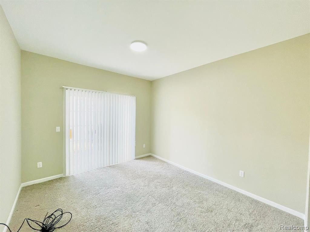 15106 ADDINGTON Drive, Commerce Twp, MI 48390 — Photo 10
