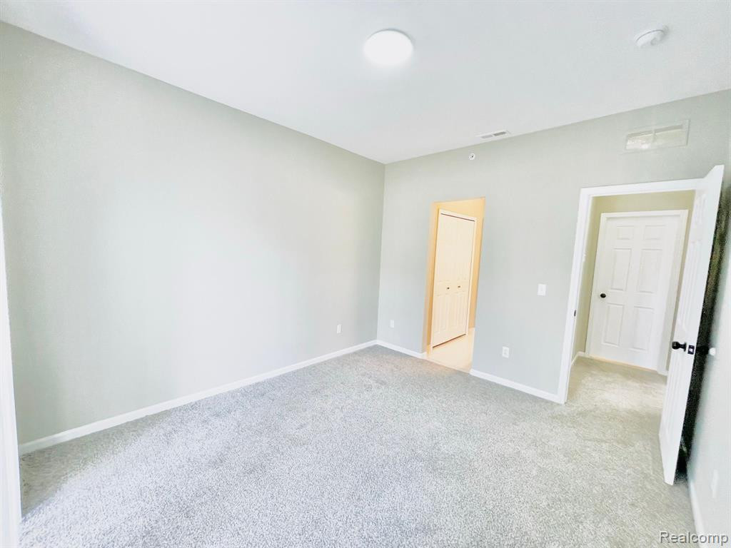 15106 ADDINGTON Drive, Commerce Twp, MI 48390 — Photo 11