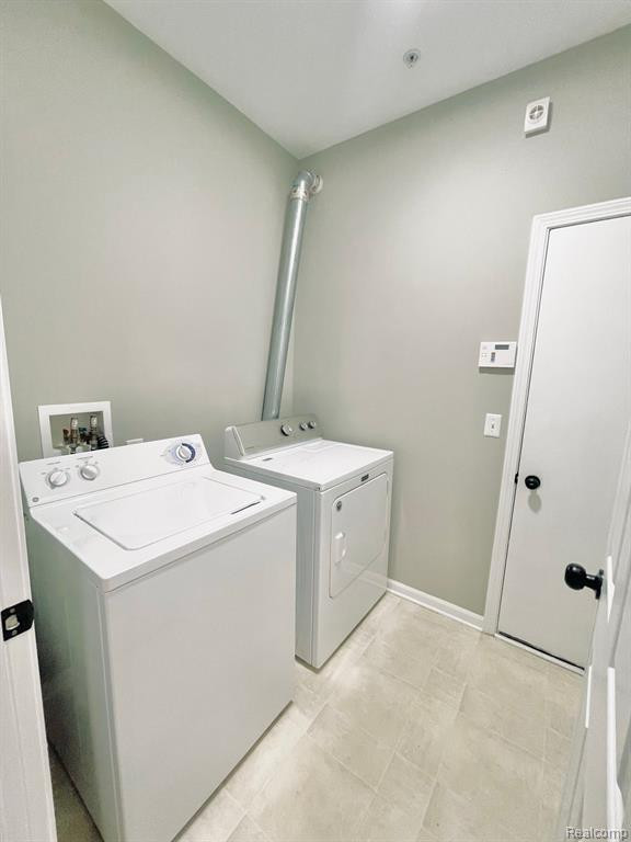 15106 ADDINGTON Drive, Commerce Twp, MI 48390 — Photo 15