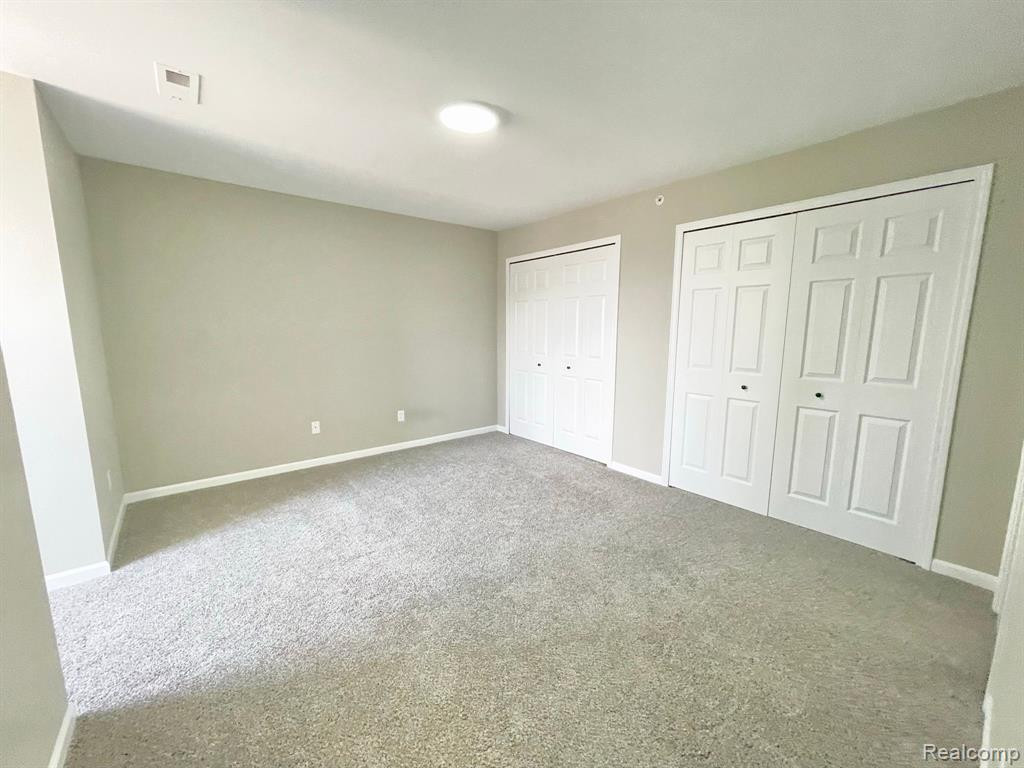 15106 ADDINGTON Drive, Commerce Twp, MI 48390 — Photo 17