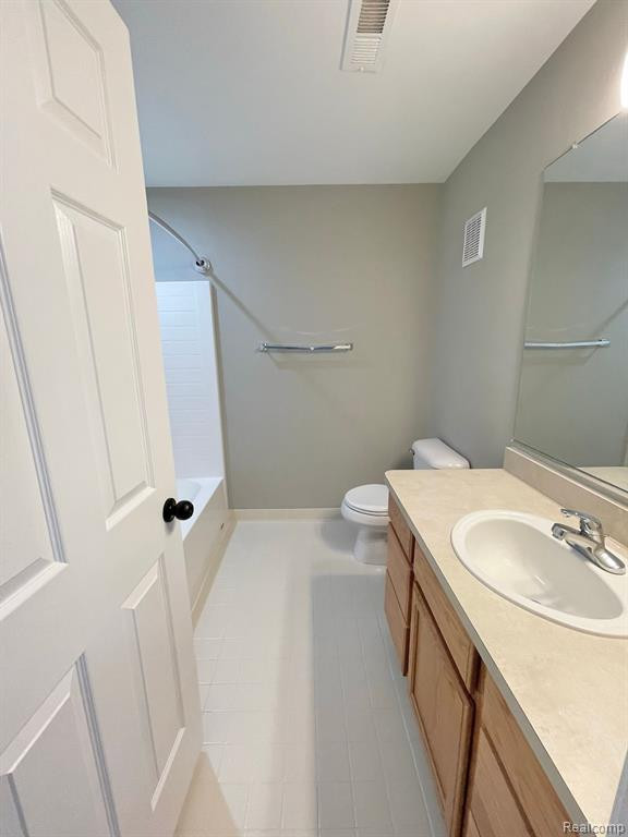 15106 ADDINGTON Drive, Commerce Twp, MI 48390 — Photo 19