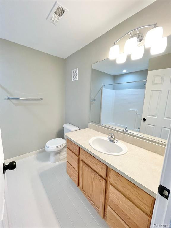 15106 ADDINGTON Drive, Commerce Twp, MI 48390 — Photo 20