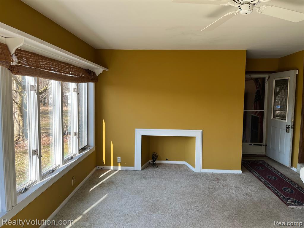 6252 LYONS Road, Imlay City, MI 48444 — Photo 8