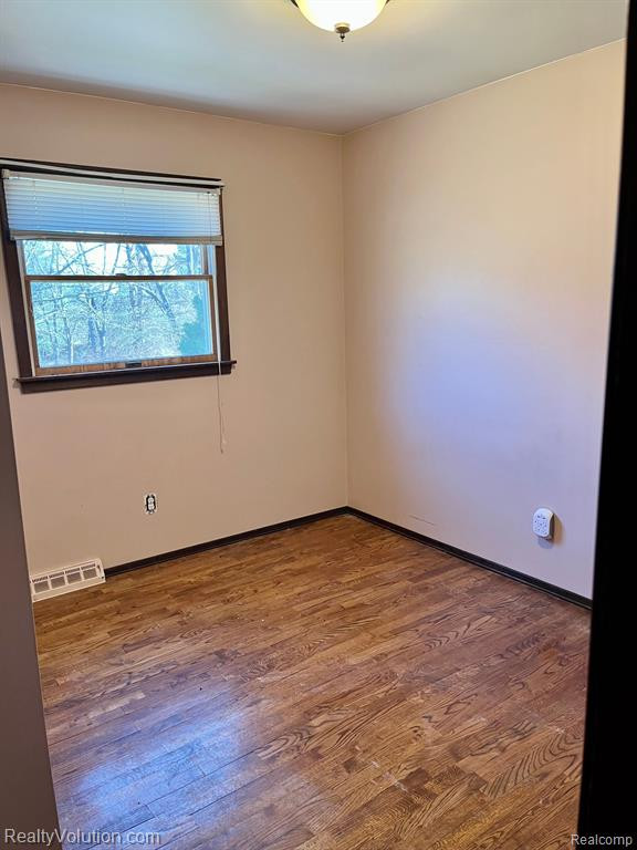 6252 LYONS Road, Imlay City, MI 48444 — Photo 17