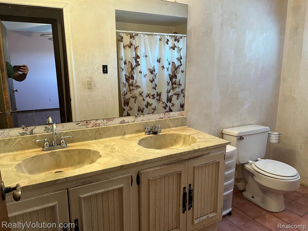 6252 LYONS Road, Imlay City, MI 48444 — Photo 21