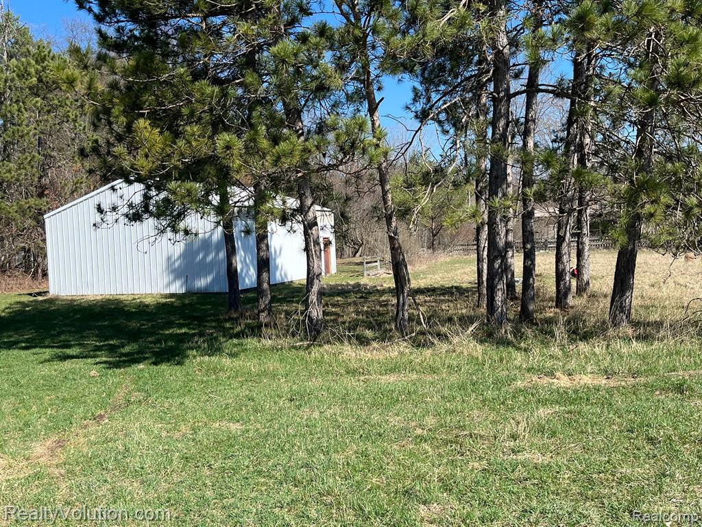 6252 LYONS Road, Imlay City, MI 48444 — Photo 36