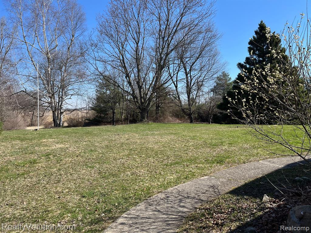 6252 LYONS Road, Imlay City, MI 48444 — Photo 40