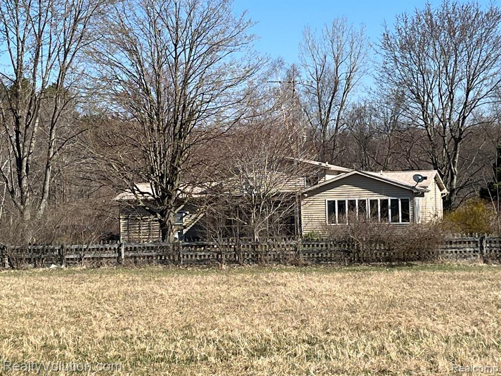 6252 LYONS Road, Imlay City, MI 48444 — Photo 46