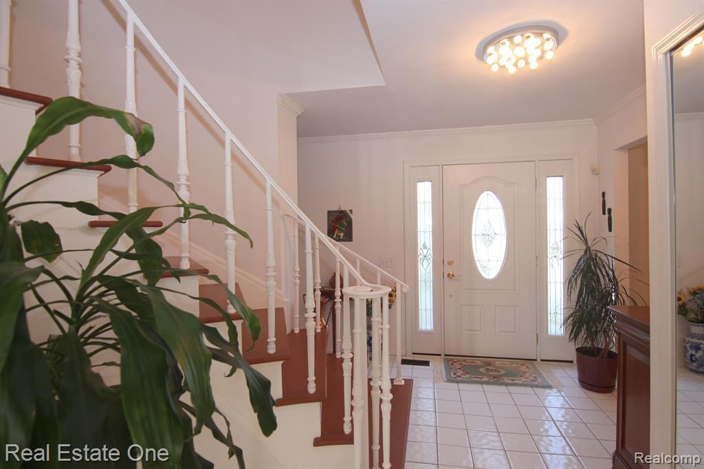 5441 PROVINCIAL Drive, Bloomfield Hills, MI 48302 — Photo 2