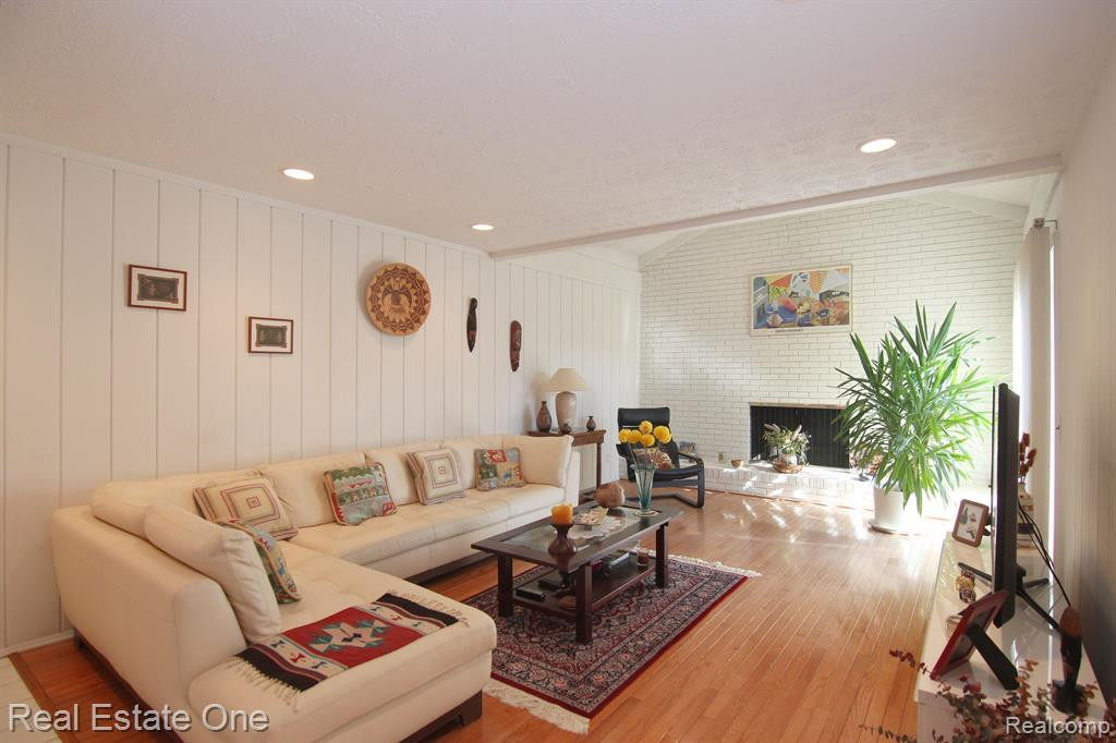 5441 PROVINCIAL Drive, Bloomfield Hills, MI 48302 — Photo 3