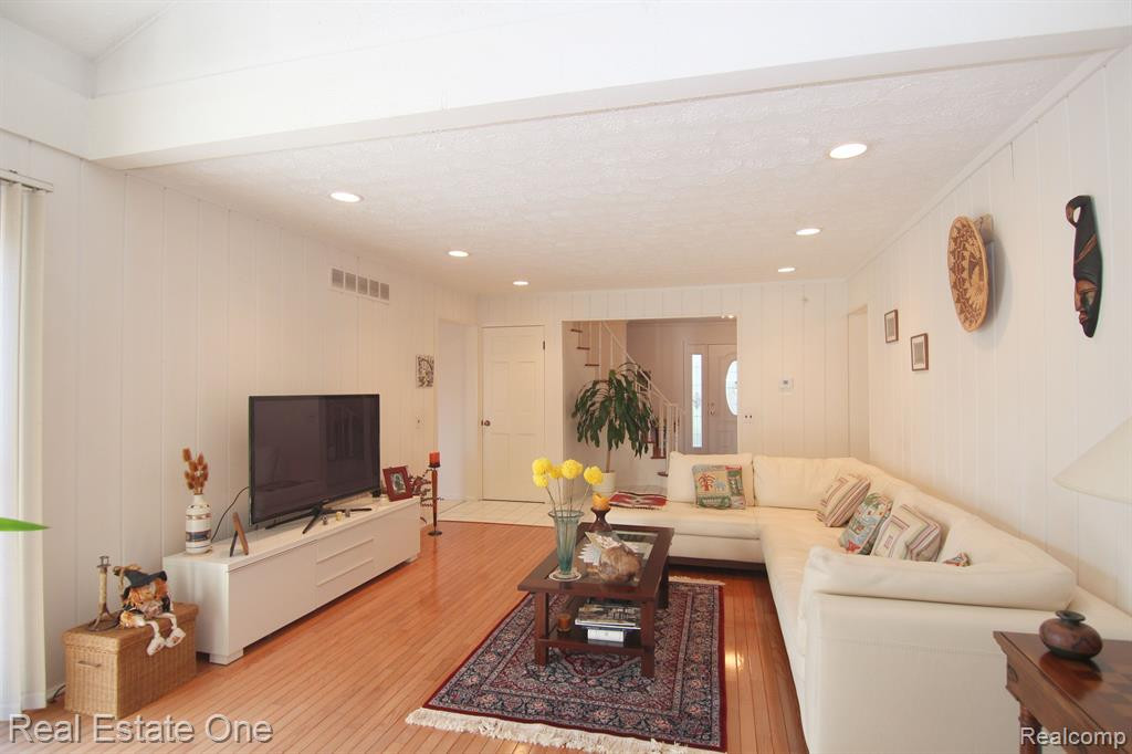 5441 PROVINCIAL Drive, Bloomfield Hills, MI 48302 — Photo 5