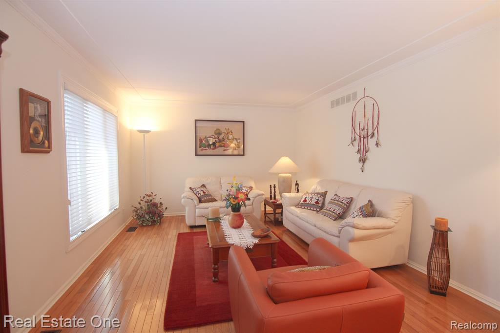 5441 PROVINCIAL Drive, Bloomfield Hills, MI 48302 — Photo 7