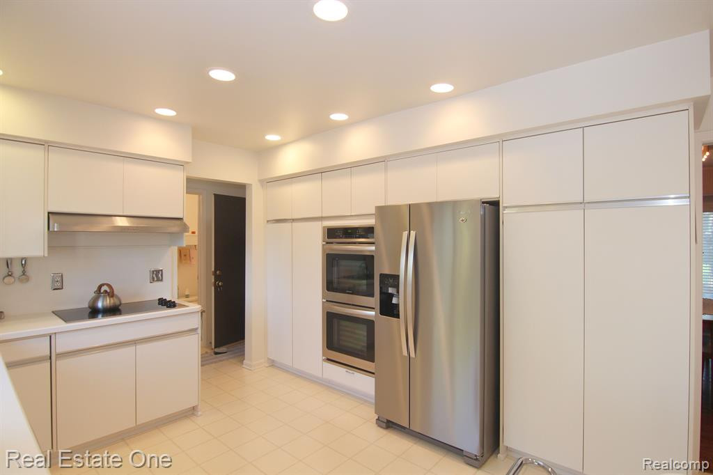 5441 PROVINCIAL Drive, Bloomfield Hills, MI 48302 — Photo 12