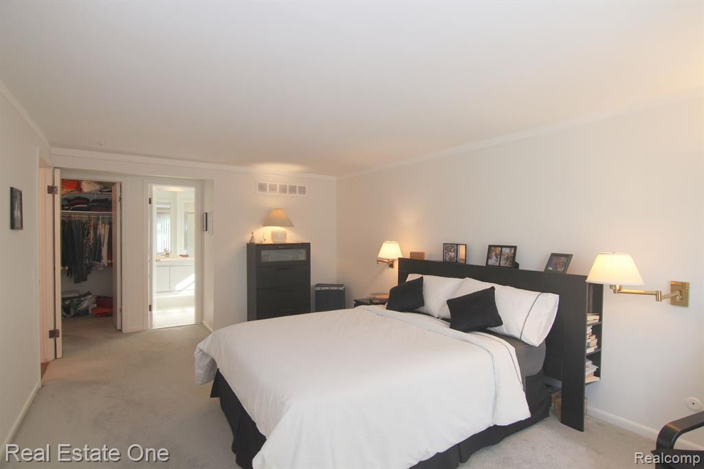 5441 PROVINCIAL Drive, Bloomfield Hills, MI 48302 — Photo 18