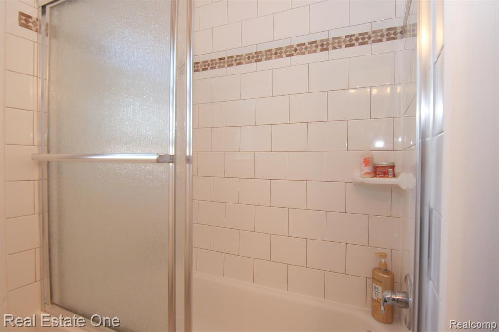 5441 PROVINCIAL Drive, Bloomfield Hills, MI 48302 — Photo 26