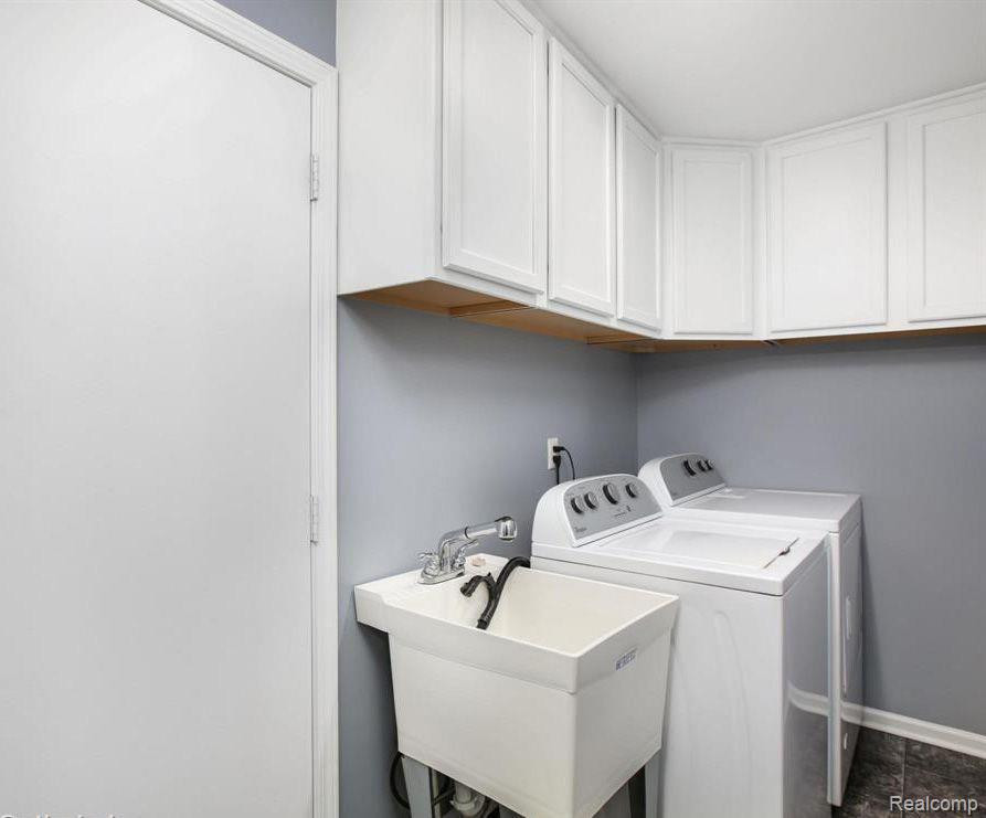 3971 HUNTERS Circle E, Canton, MI 48188 — Photo 9