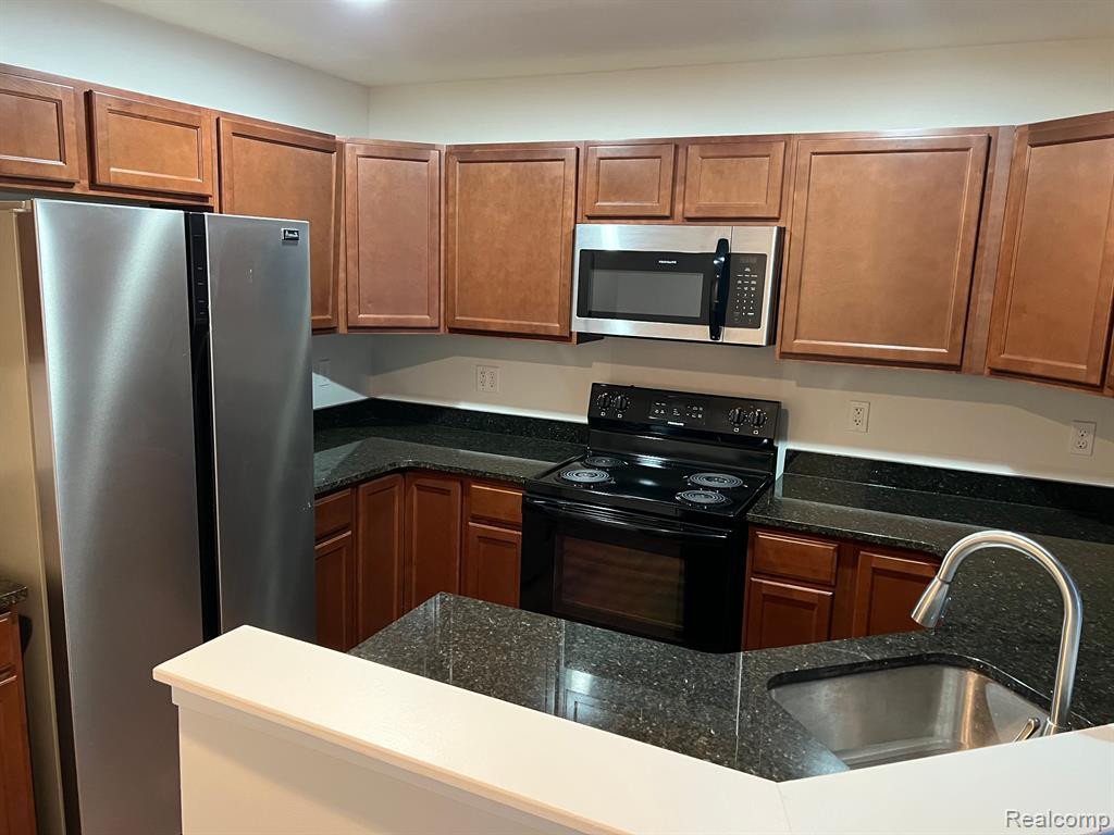 408 LEGATO Drive, Walled Lake, MI 48390 — Photo 2
