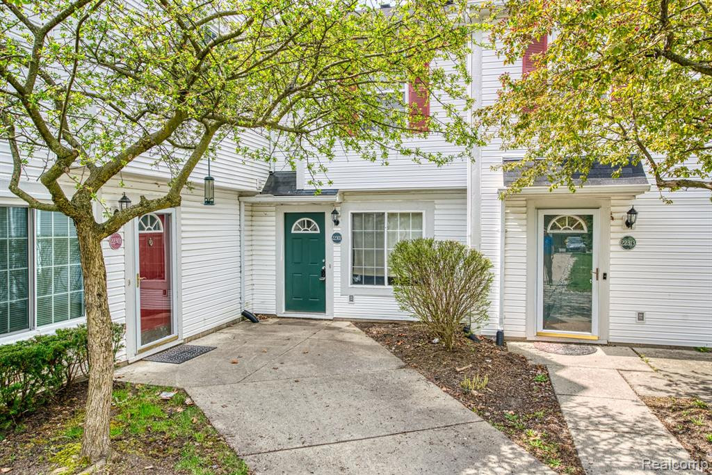 22307 ATLANTIC POINTE, Farmington Hills, MI 48336 — front exterior