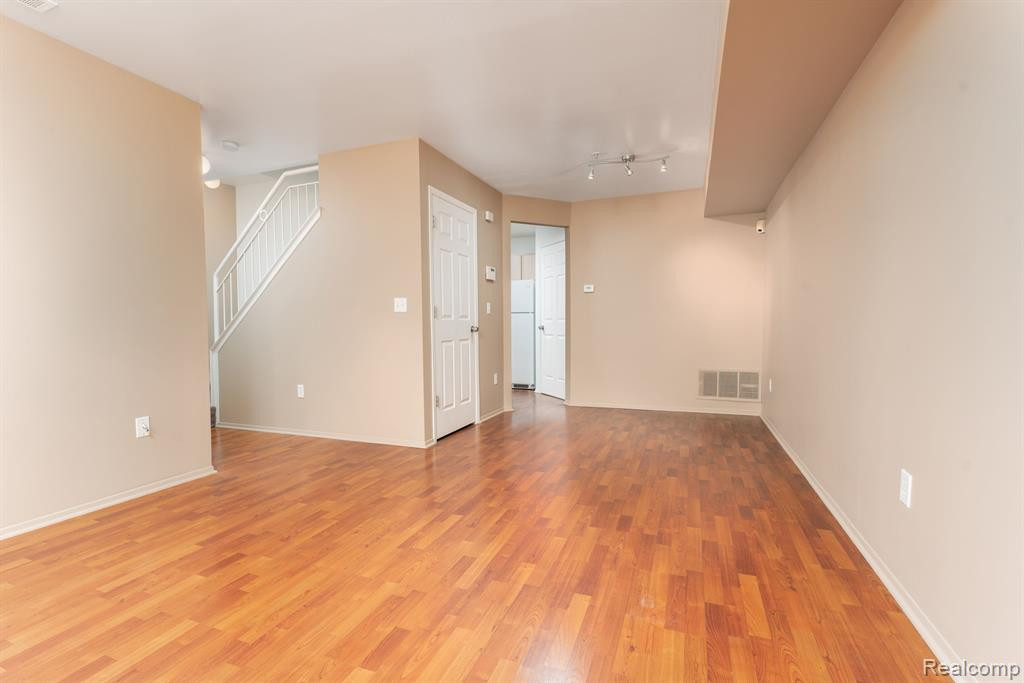 22307 ATLANTIC POINTE, Farmington Hills, MI 48336 — Photo 4