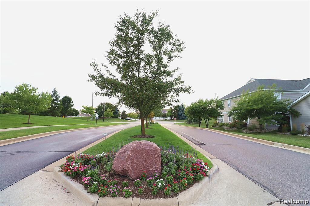 1327 HEATHERWOOD Lane, Ann Arbor, MI 48108 — Photo 3