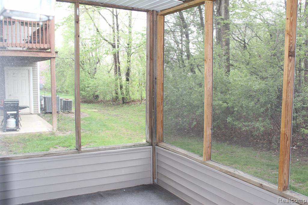 1327 HEATHERWOOD Lane, Ann Arbor, MI 48108 — Photo 16