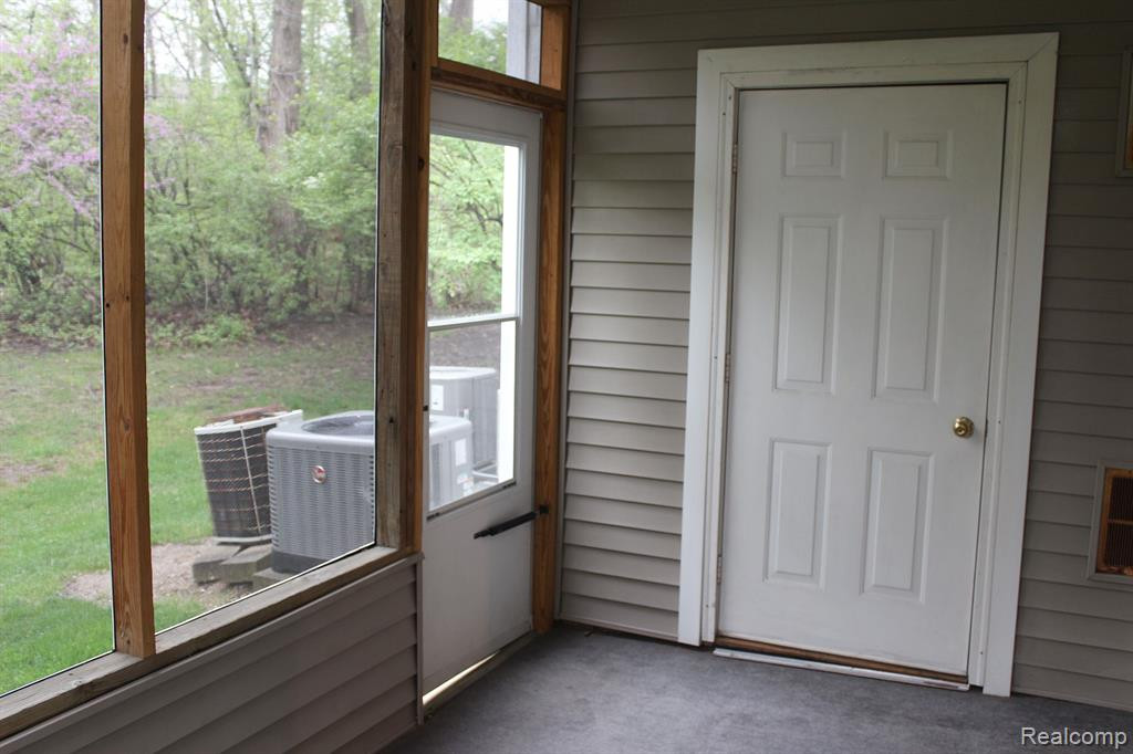 1327 HEATHERWOOD Lane, Ann Arbor, MI 48108 — Photo 17