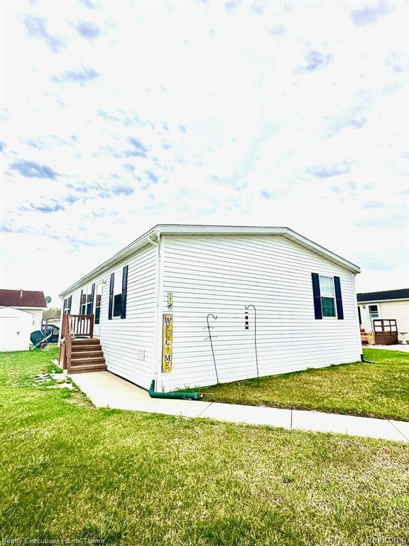 349 Teal Lane, Capac, MI 48014 — Photo 15