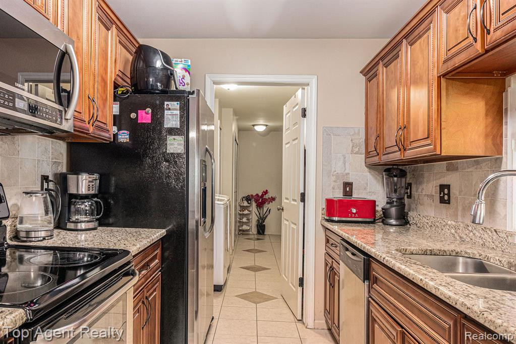 5844 Pine Aires Drive, Sterling Heights, MI 48314 — Photo 8