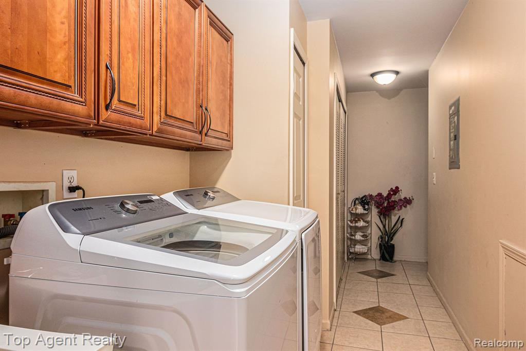5844 Pine Aires Drive, Sterling Heights, MI 48314 — Photo 10