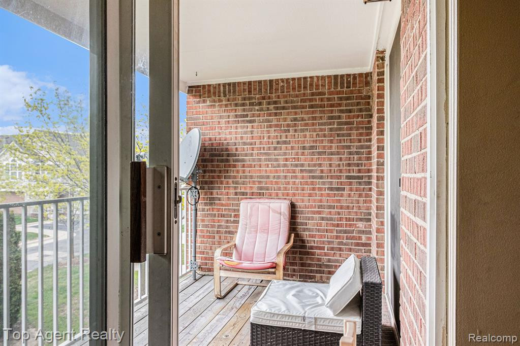 5844 Pine Aires Drive, Sterling Heights, MI 48314 — Photo 18