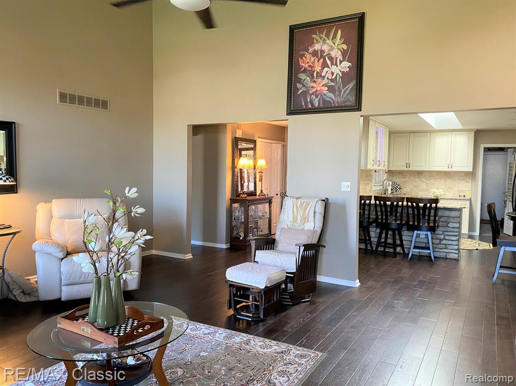 978 HICKORY Drive, Brighton, MI 48116 — Photo 4