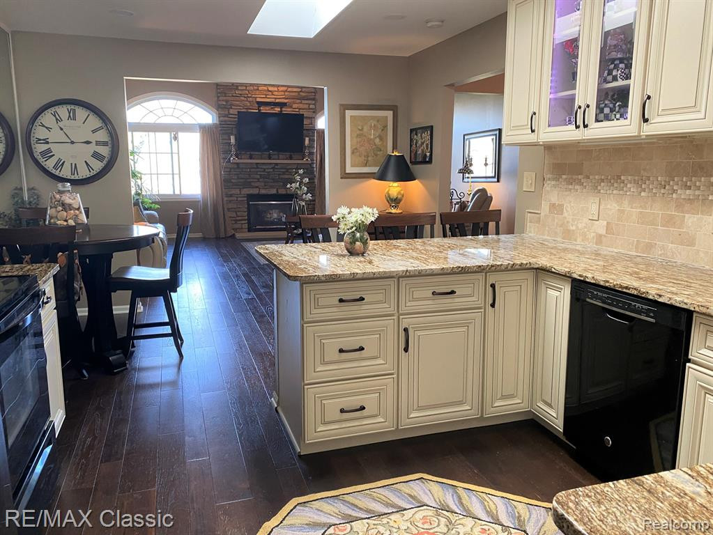 978 HICKORY Drive, Brighton, MI 48116 — Photo 5