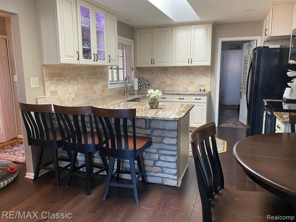 978 HICKORY Drive, Brighton, MI 48116 — Photo 6