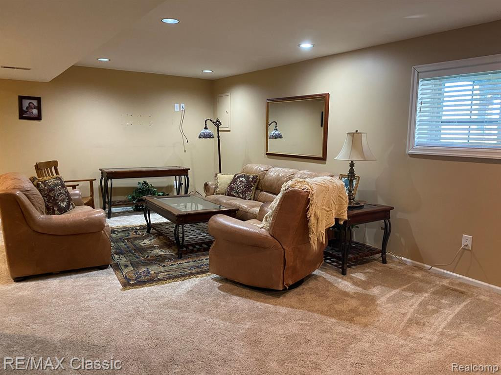 978 HICKORY Drive, Brighton, MI 48116 — Photo 8