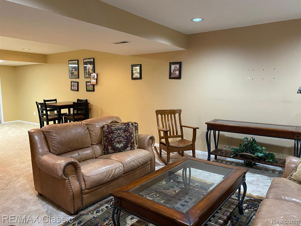 978 HICKORY Drive, Brighton, MI 48116 — Photo 9