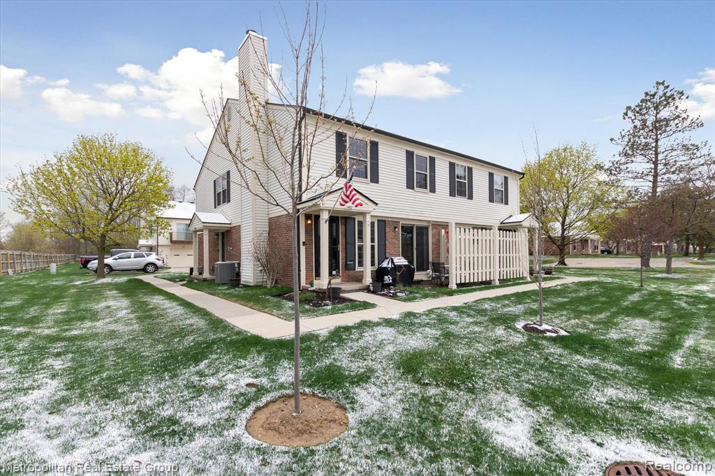 1492 DOVER Hill S, Walled Lake, MI 48390 — Photo 2