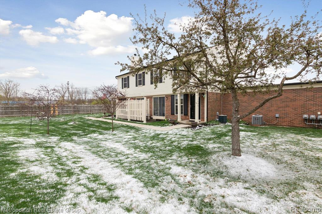 1492 DOVER Hill S, Walled Lake, MI 48390 — Photo 4