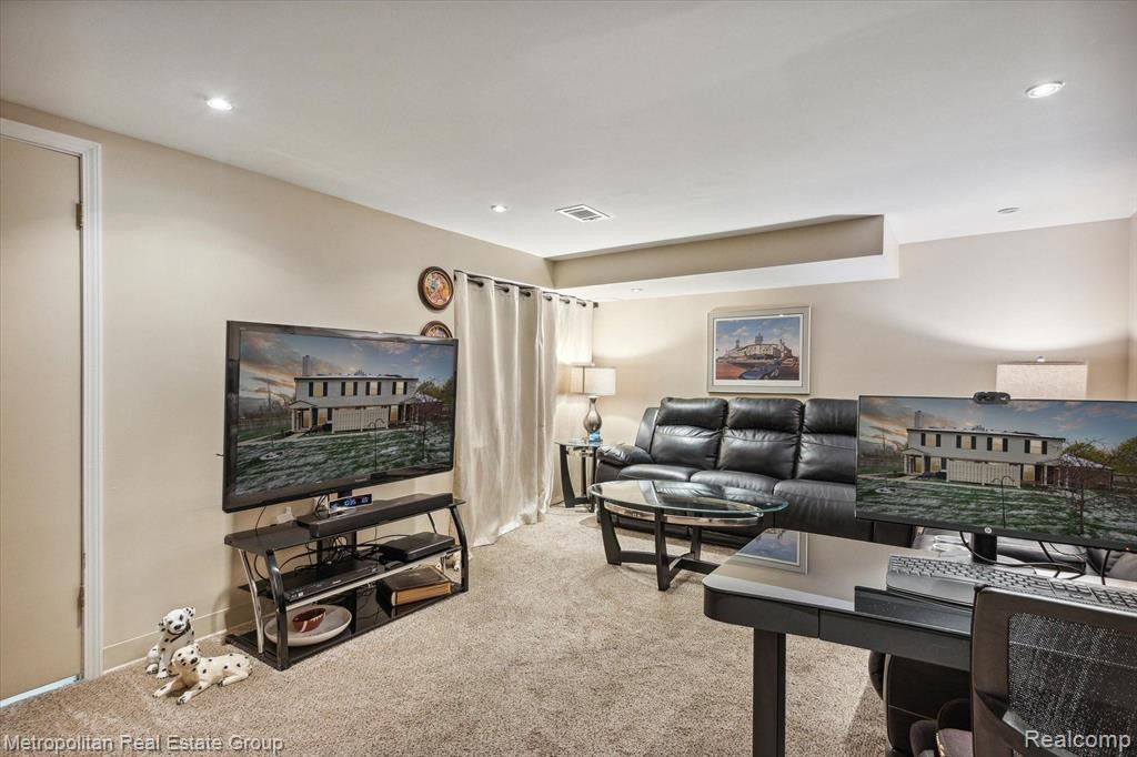 1492 DOVER Hill S, Walled Lake, MI 48390 — Photo 26