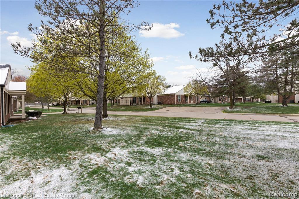 1492 DOVER Hill S, Walled Lake, MI 48390 — Photo 34