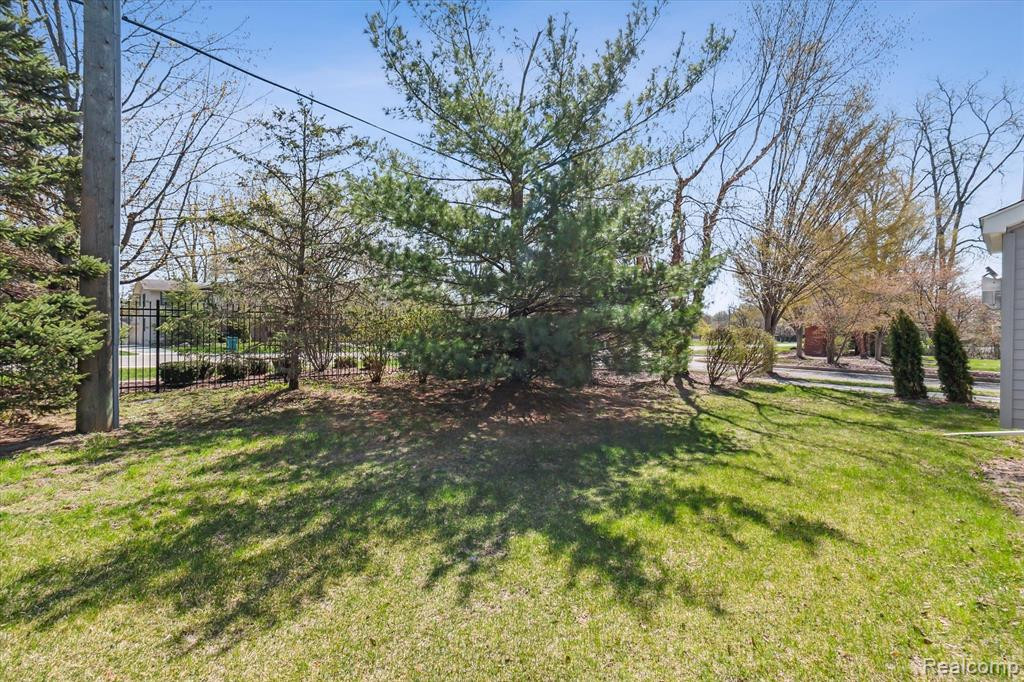 22503 GEORGIA PINE Drive, New Boston, MI 48164 — Photo 7