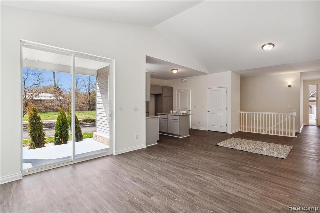 22503 GEORGIA PINE Drive, New Boston, MI 48164 — Photo 21