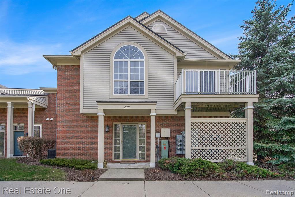 15211 CHESAPEAKE Circle, Walled Lake, MI 48390 — front exterior