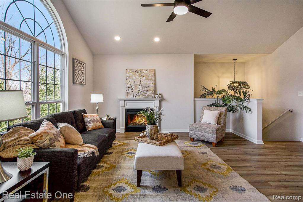 15211 CHESAPEAKE Circle, Walled Lake, MI 48390 — Photo 6